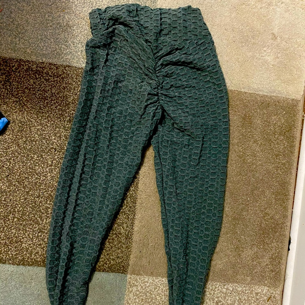 Butt scrunch leggings